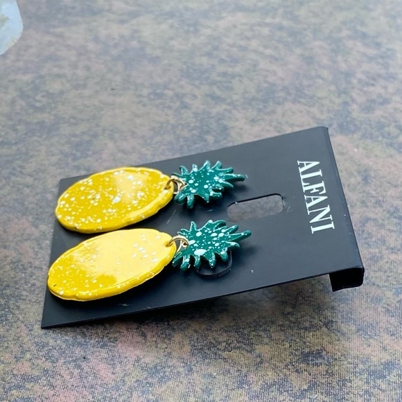 NWT ALFANI PINEAPPLE DROP EARRINGS - Picture 4 of 7